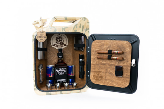 BORN TO FIGHT – deser camouflage limited edition
